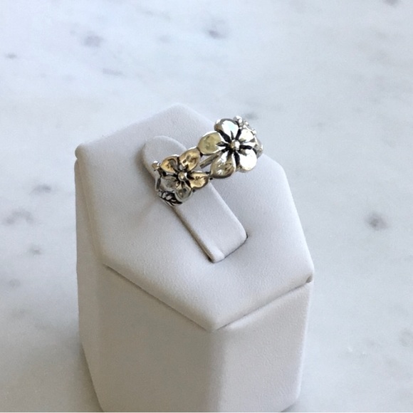 Sz 6, Sale $12 Firm! .925 Sterling Silver Triple Flower Ring - Picture 7 of 14
